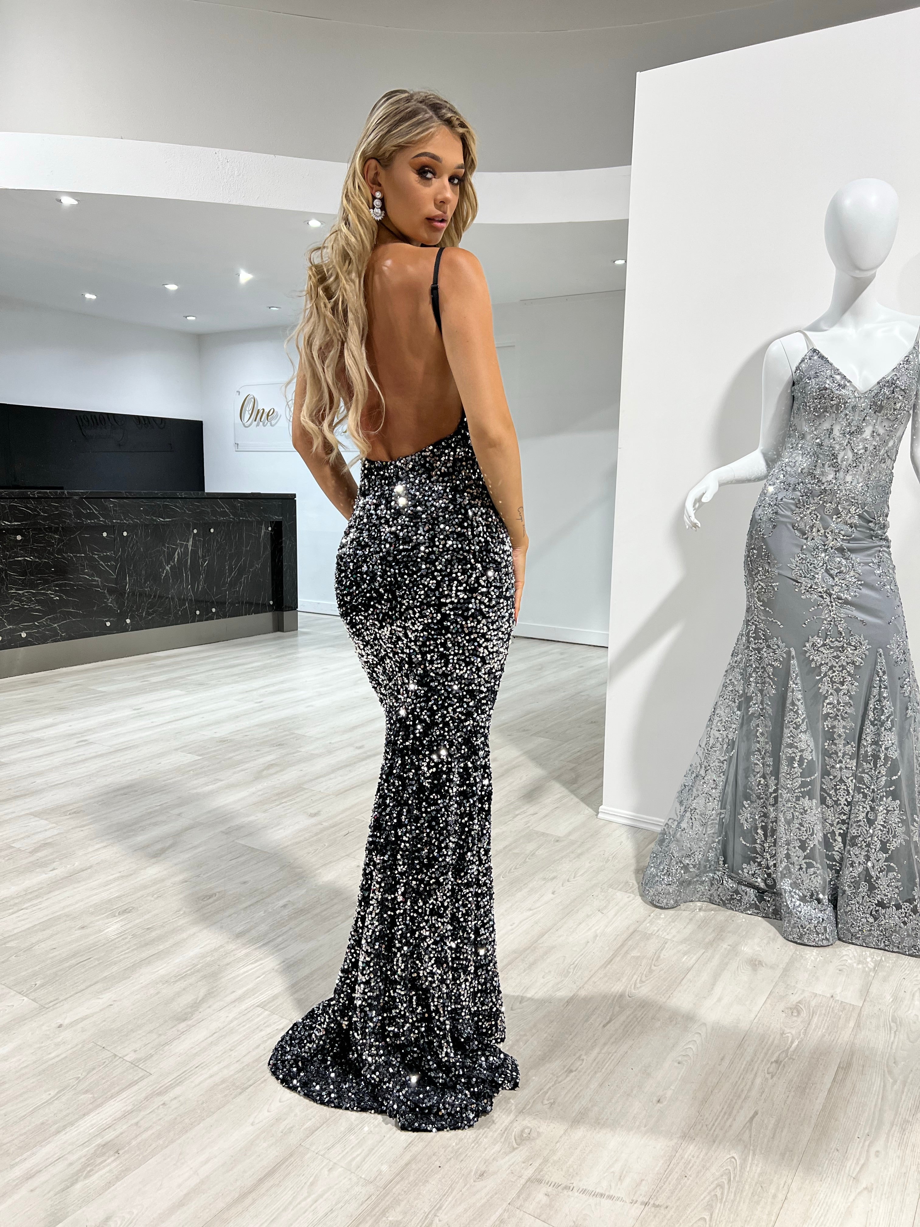 Black Sequin Plus Size Evening Dress Bodycon Party Gown – TulleLux Bridal  Crowns & Accessories